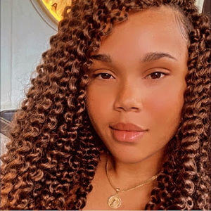 Meet your Posher, Alexandra